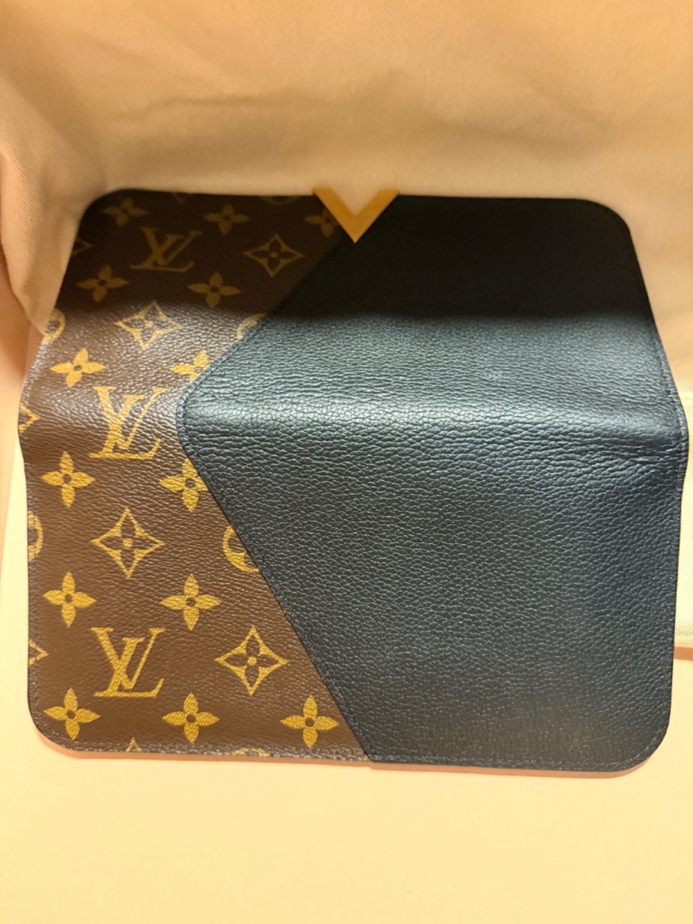 Handbag - Picture 11 of 13